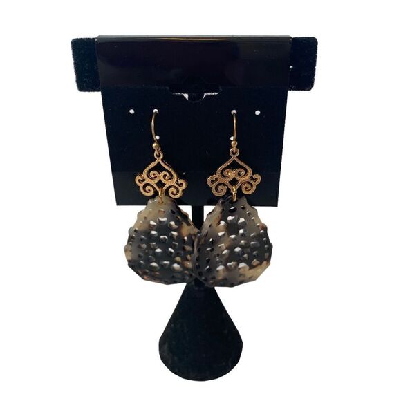 Vintage Earth Tone Lace Inspired Lightweight Tear Drop Earrings. - Picture 1 of 6